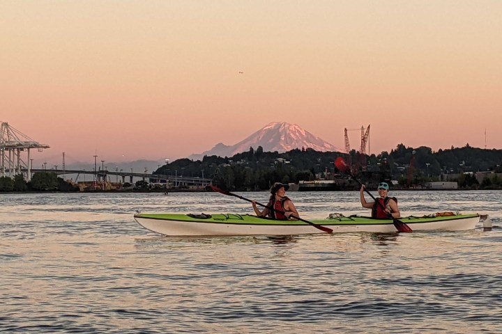 Seattle Sunset with views of the mountain.